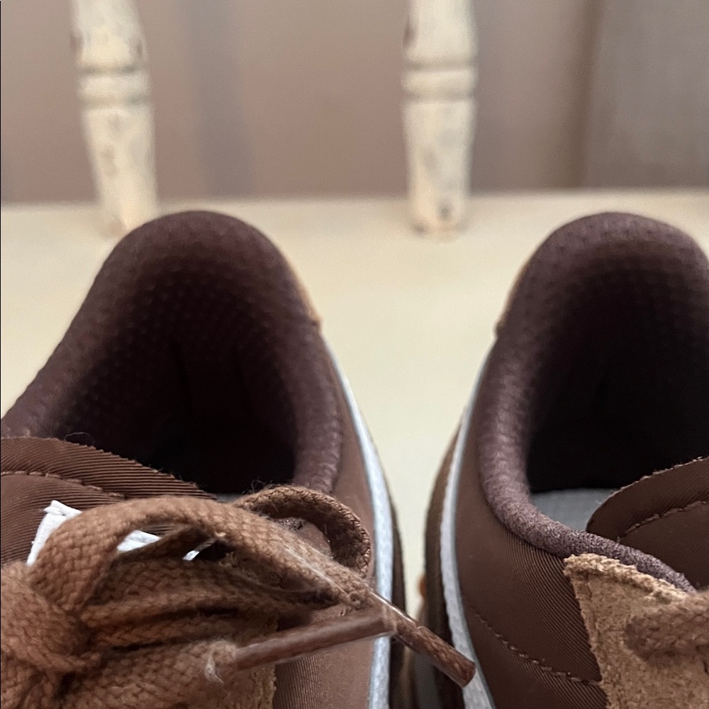 Puma Easy Rider Brown and White Sneakers - Picture 10 of 10